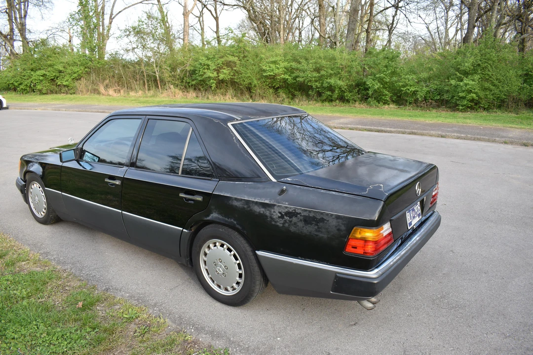 1991 Mercedes-Benz W124 E-Class - Image 12 of 31