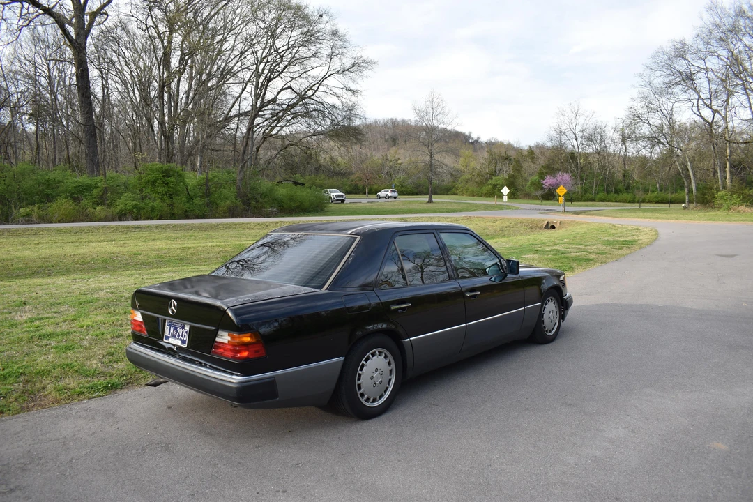 1991 Mercedes-Benz W124 E-Class - Image 17 of 31