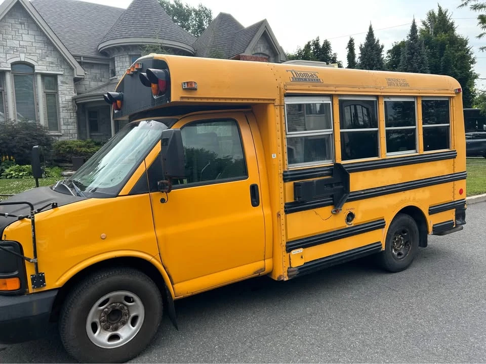 2011 Chevrolet Express - Image 4 of 7