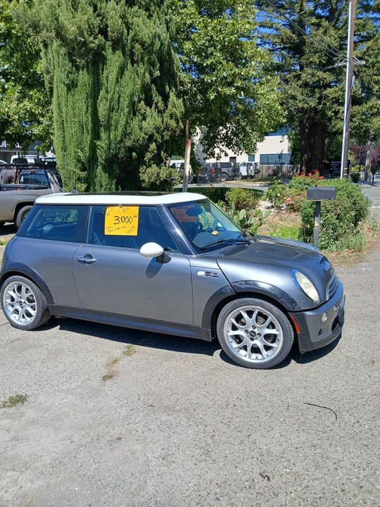 2005 Mini Mini Cooper S 1st Gen - Image 2 of 2