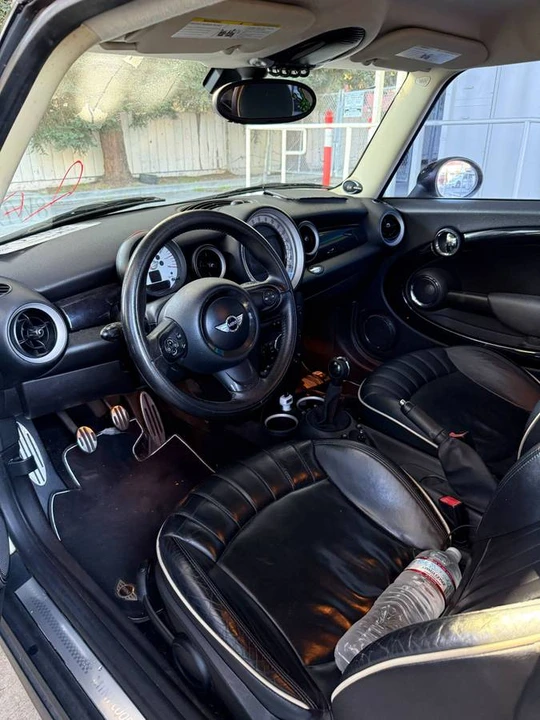 2011 Mini Mini 2nd Gen - Image 4 of 8