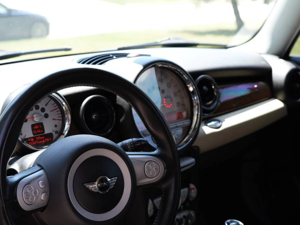 2009 Mini Mini 2nd Gen - Image 15 of 17