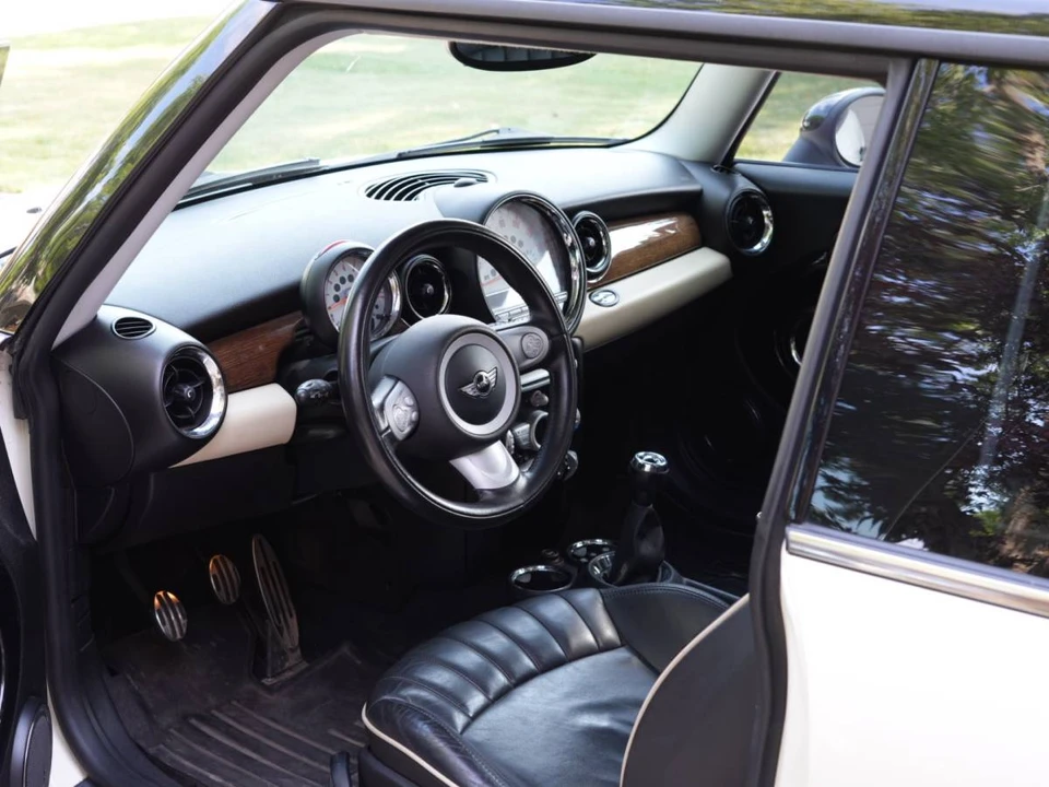 2009 Mini Mini 2nd Gen - Image 8 of 17