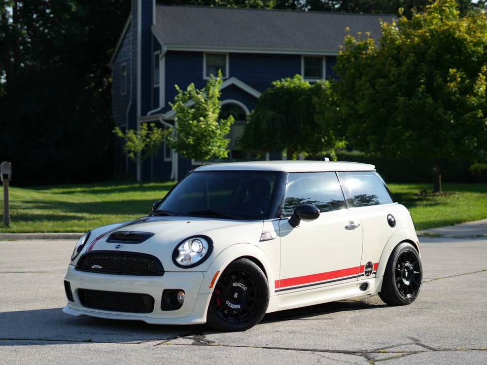 2010 Mini Mini 2nd Gen - Image 2 of 11