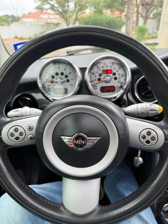 Mini Mini Cooper S 1st Gen - Image 9 of 10