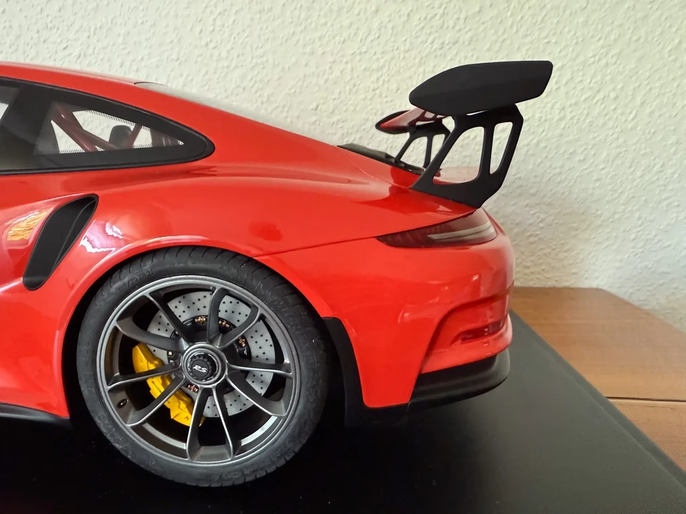 Porsche 991 GT3 RS - Image 24 of 31