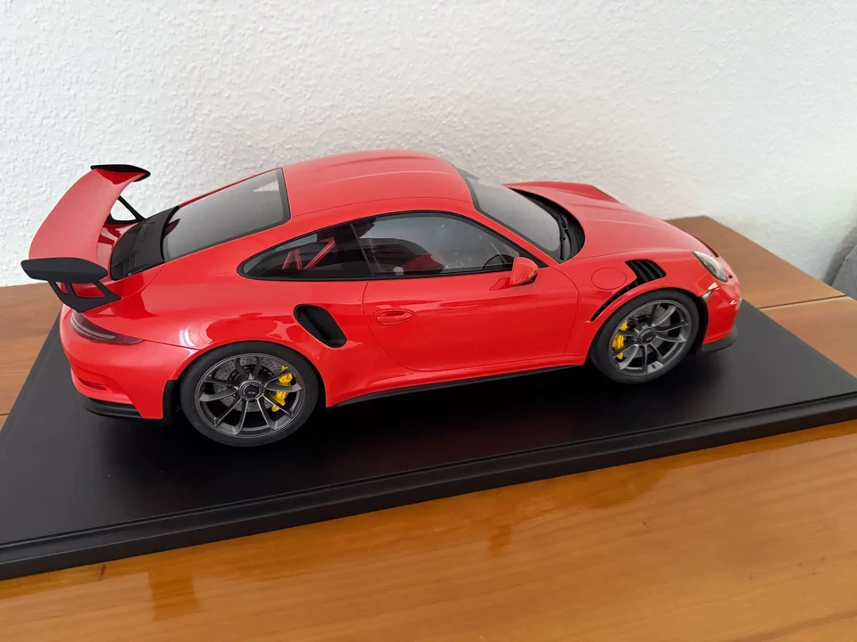 Porsche 991 GT3 RS - Image 11 of 31