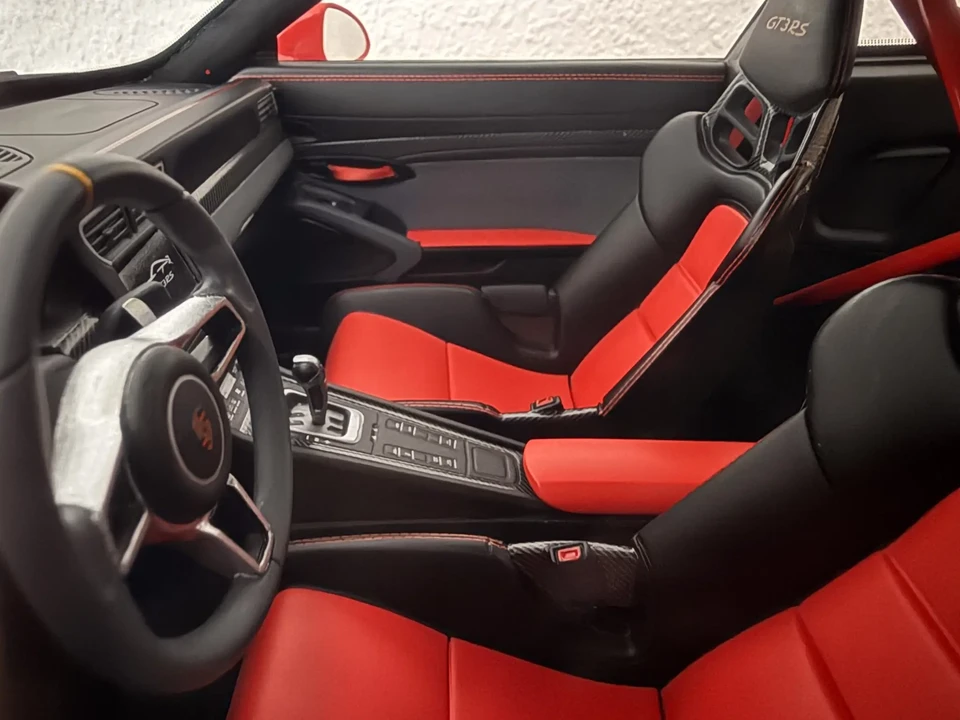 Porsche 991 GT3 RS - Image 27 of 31