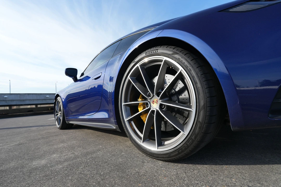 2021 Porsche 992 Carrera 4S - Image 16 of 23
