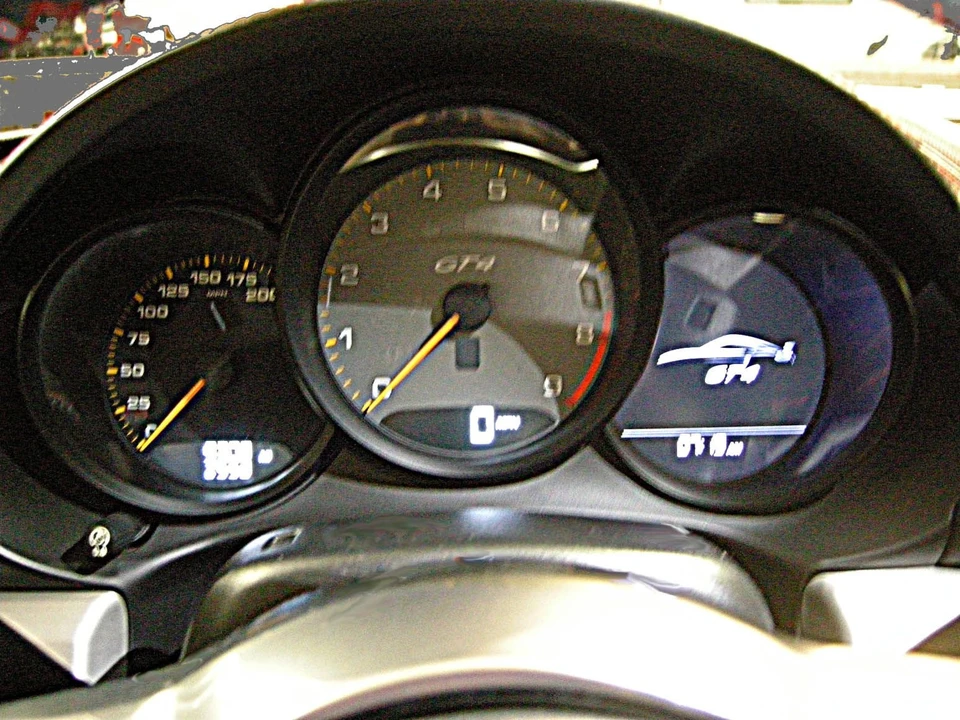 2016 Porsche 981 Cayman GT4 - Image 7 of 10