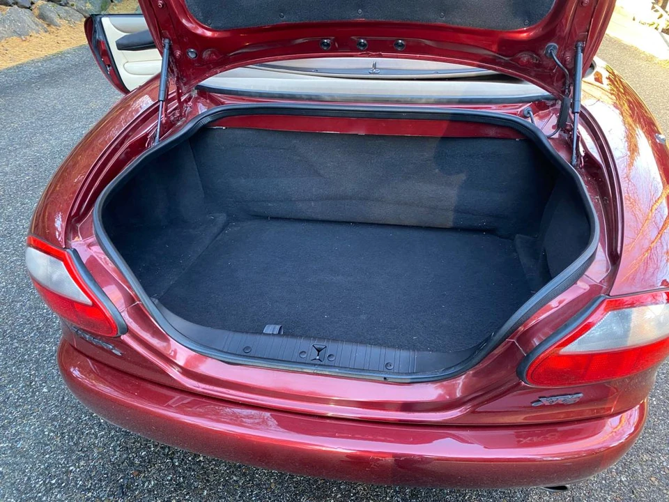 1997 Jaguar X100 XK8 - Image 9 of 22