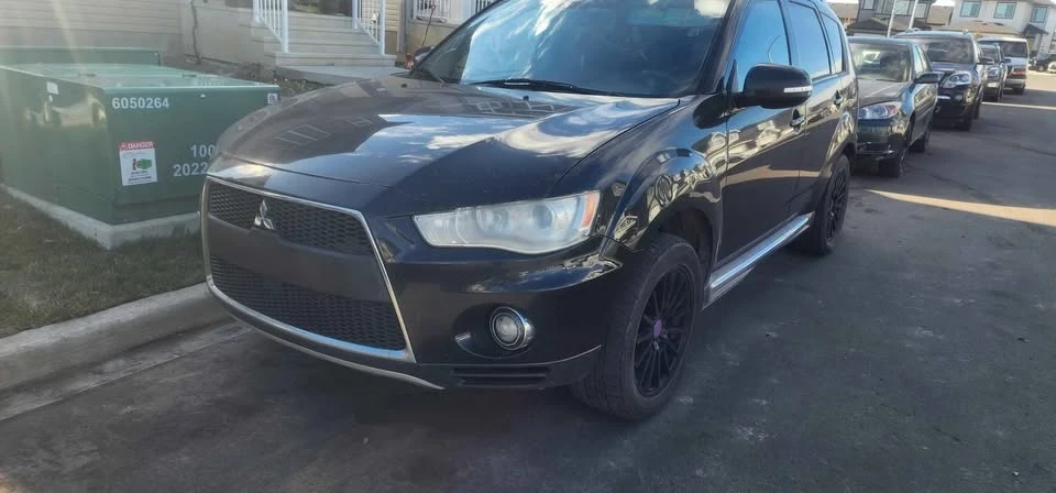 2010 Mitsubishi Outlander - Image 4 of 6