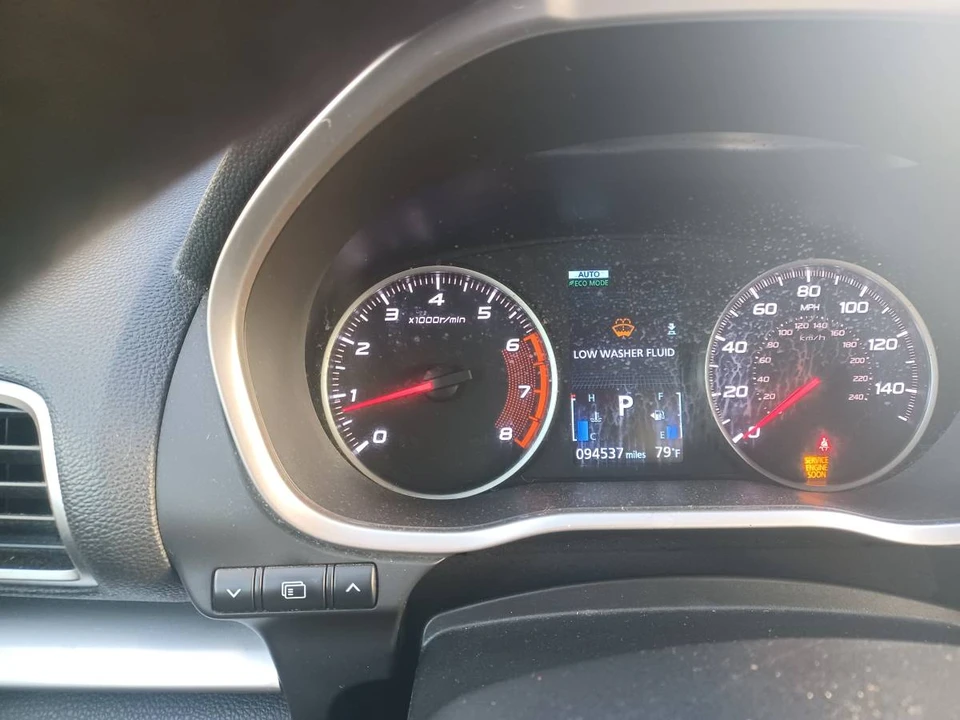 2019 Mitsubishi Eclipse Cross - Image 2 of 4