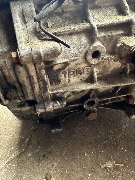 Parts & Memorabilia Gearboxes - Image 3 of 10