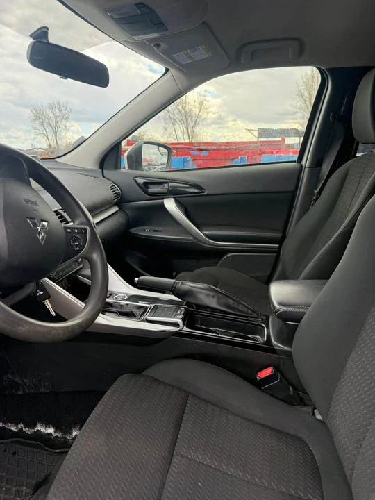 2019 Mitsubishi Eclipse Cross - Image 7 of 10