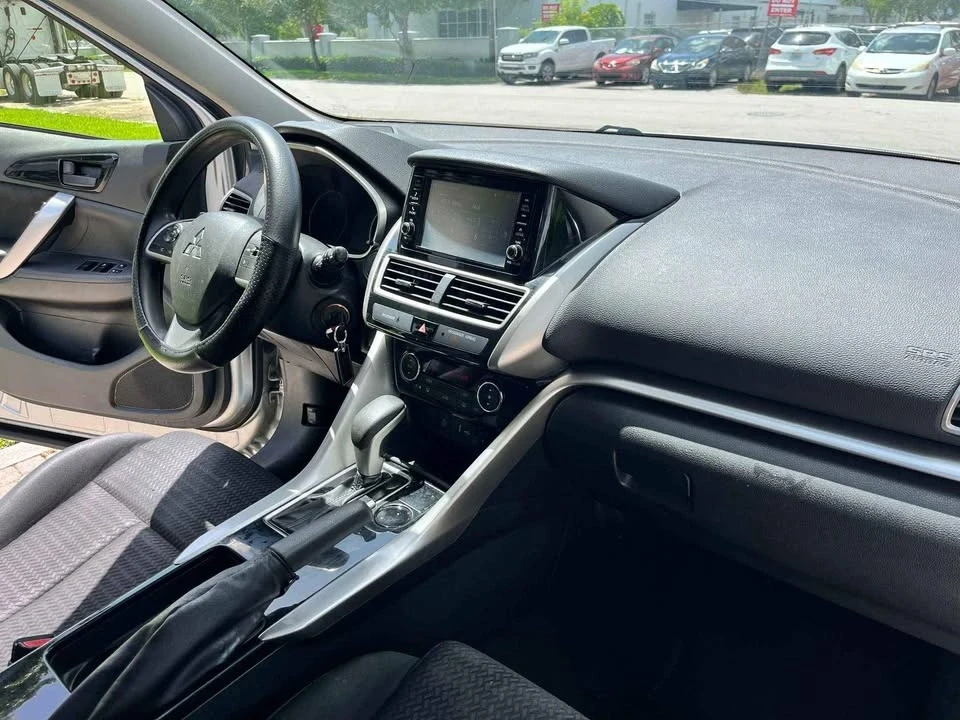 2020 Mitsubishi Eclipse Cross - Image 4 of 9
