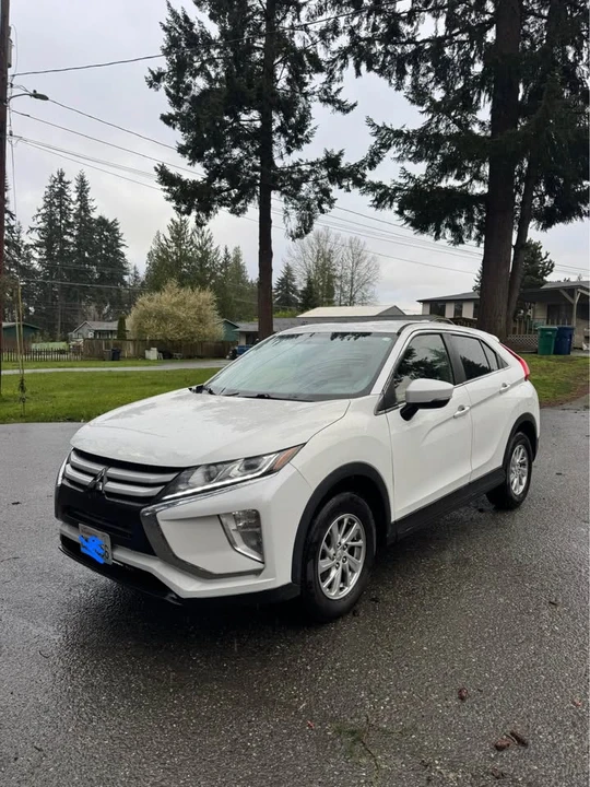 2019 Mitsubishi Eclipse Cross - Image 2 of 10