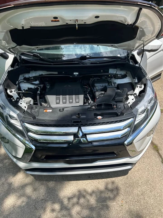2019 Mitsubishi Eclipse Cross - Image 2 of 10