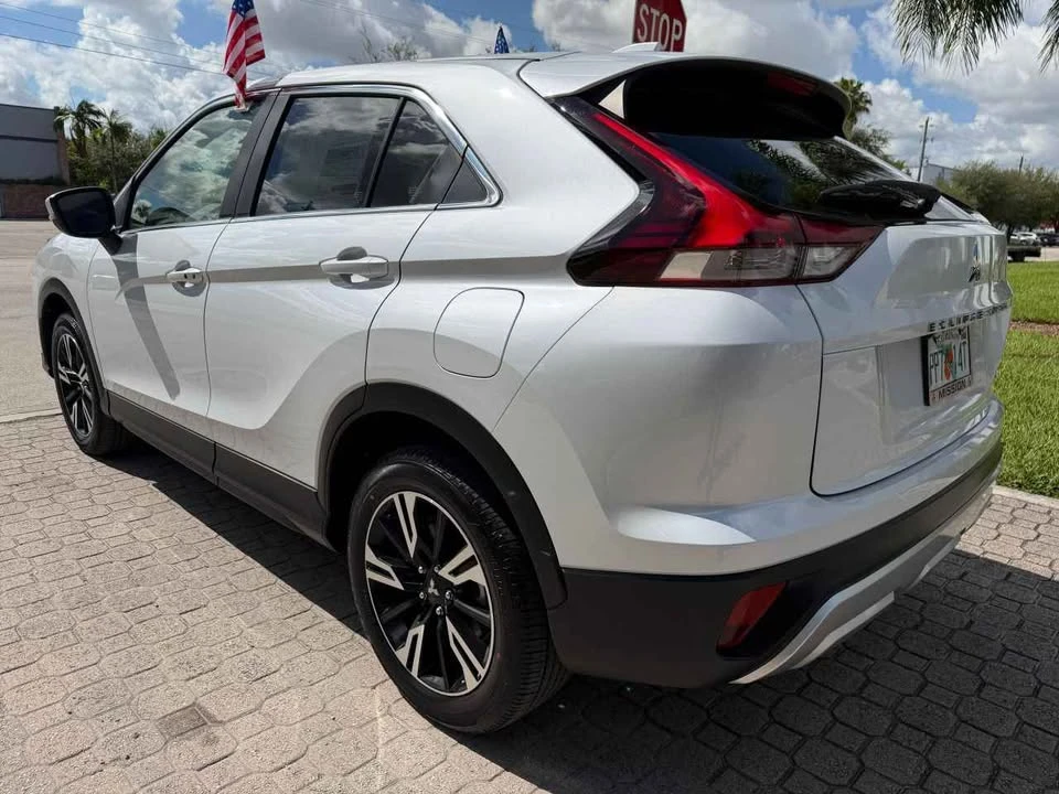 2025 Mitsubishi Eclipse Cross - Image 2 of 8