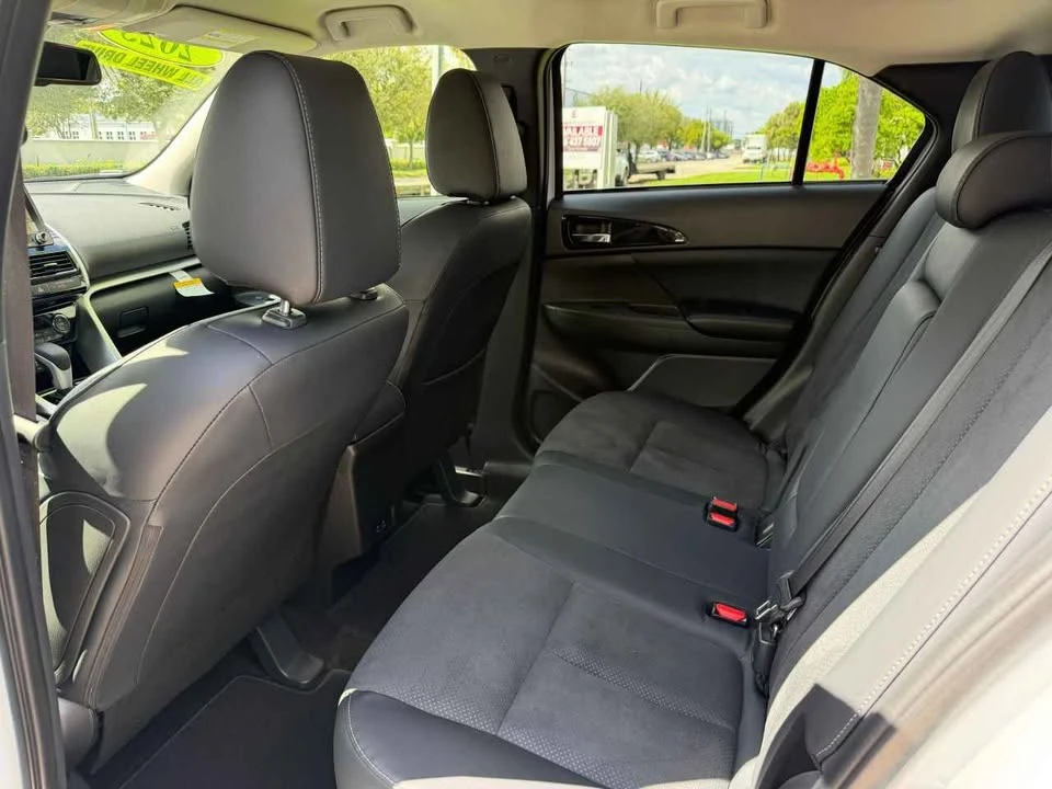 2025 Mitsubishi Eclipse Cross - Image 6 of 8