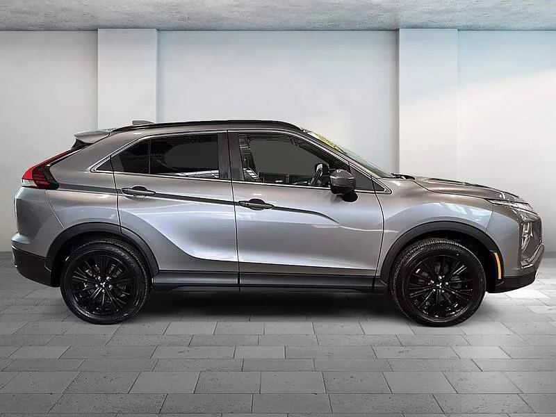 2022 Mitsubishi Eclipse Cross - Image 2 of 11