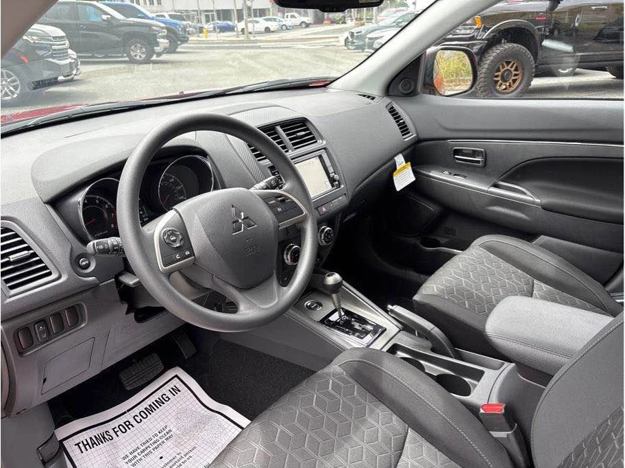 2025 Mitsubishi Eclipse Cross - Image 4 of 6