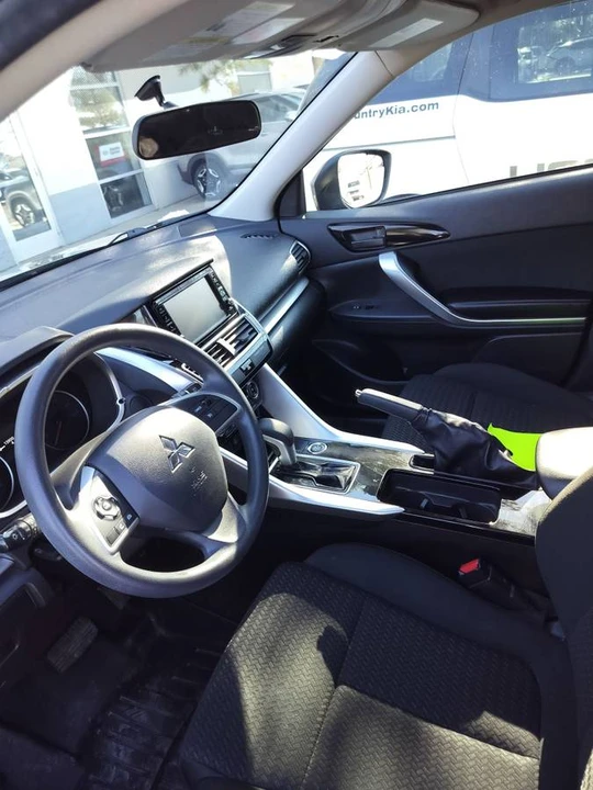 2018 Mitsubishi Eclipse Cross - Image 4 of 9