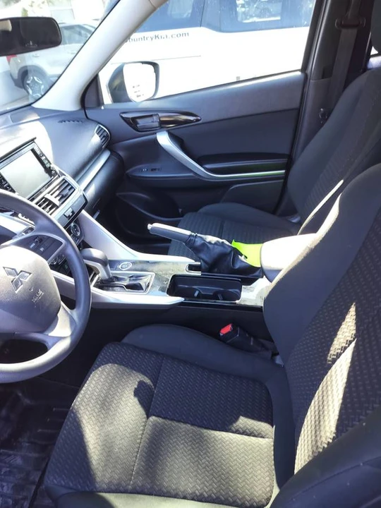 2018 Mitsubishi Eclipse Cross - Image 3 of 9
