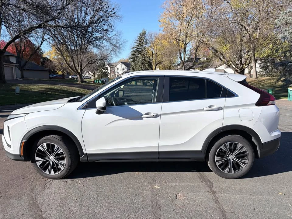 2022 Mitsubishi Eclipse Cross - Image 3 of 9