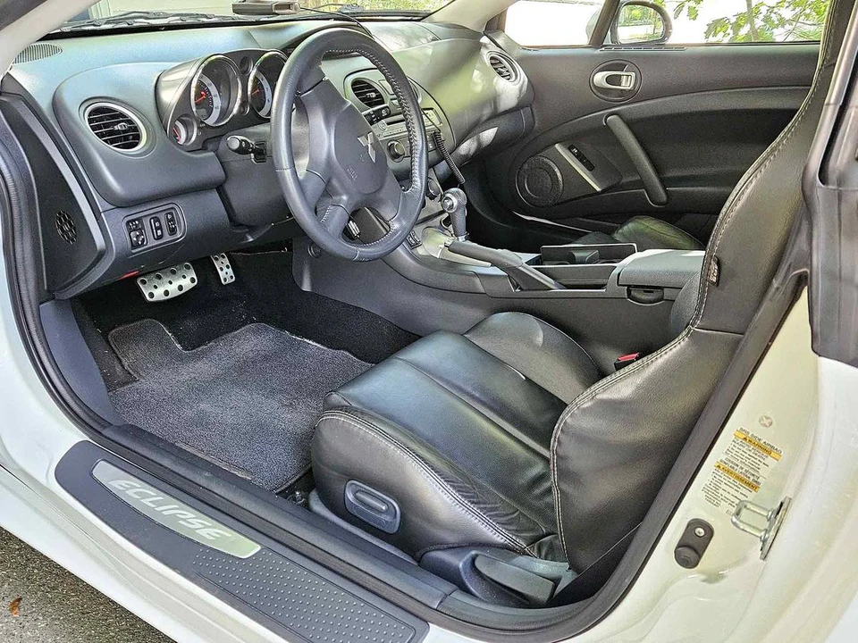 2011 Mitsubishi Eclipse 4th Gen - Image 4 of 4