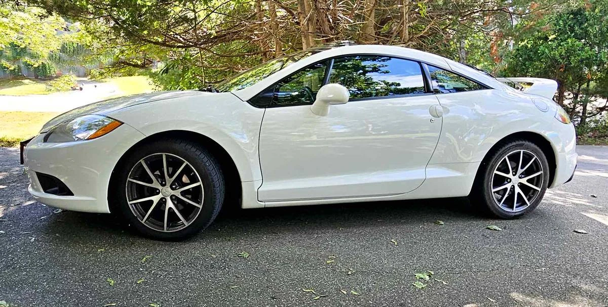 2011 Mitsubishi Eclipse 4th Gen - Image 2 of 4