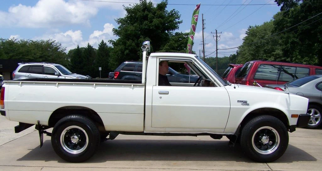 1983 Mitsubishi Triton 1st Gen - Image 2 of 5