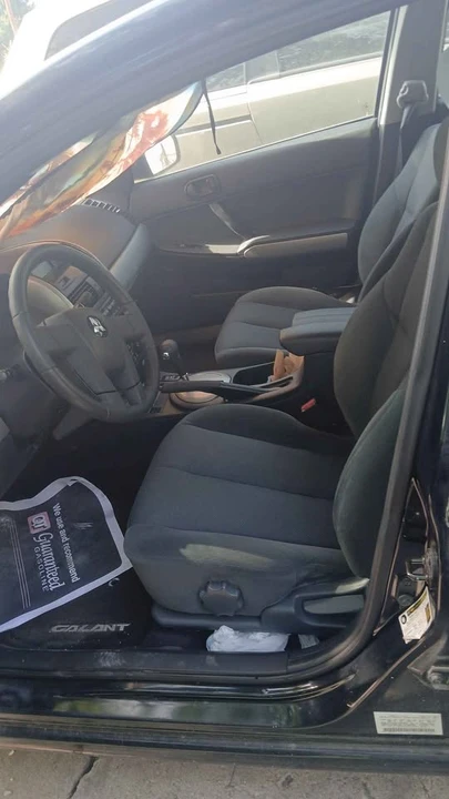 2004 Mitsubishi Galant - Image 6 of 7