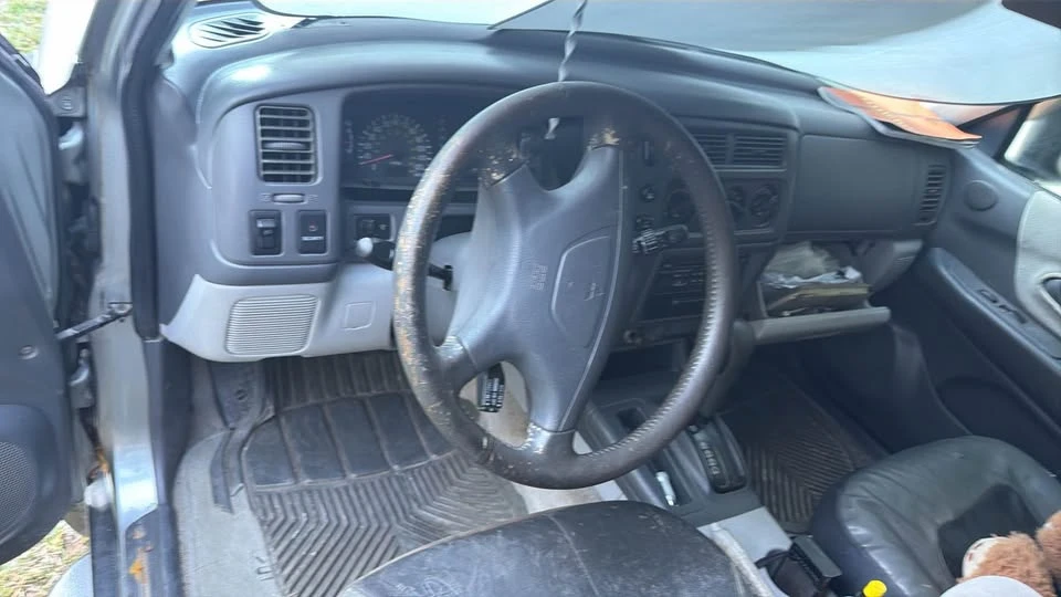 2000 Mitsubishi Pajero/Montero - Image 5 of 5