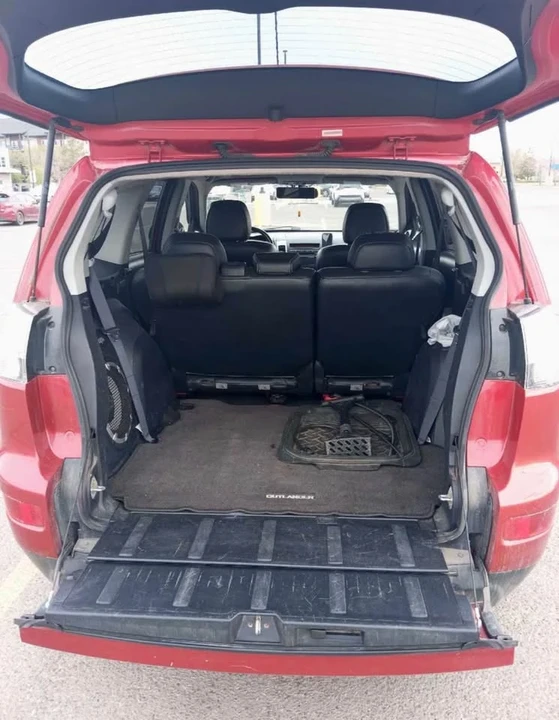 2008 Mitsubishi Outlander - Image 5 of 9