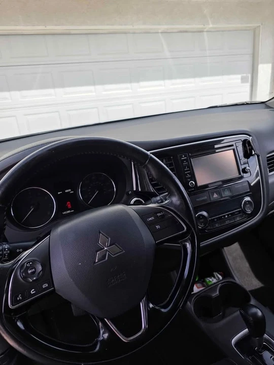 2016 Mitsubishi Outlander - Image 6 of 6