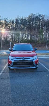 2017 Mitsubishi Outlander - Image 2 of 8