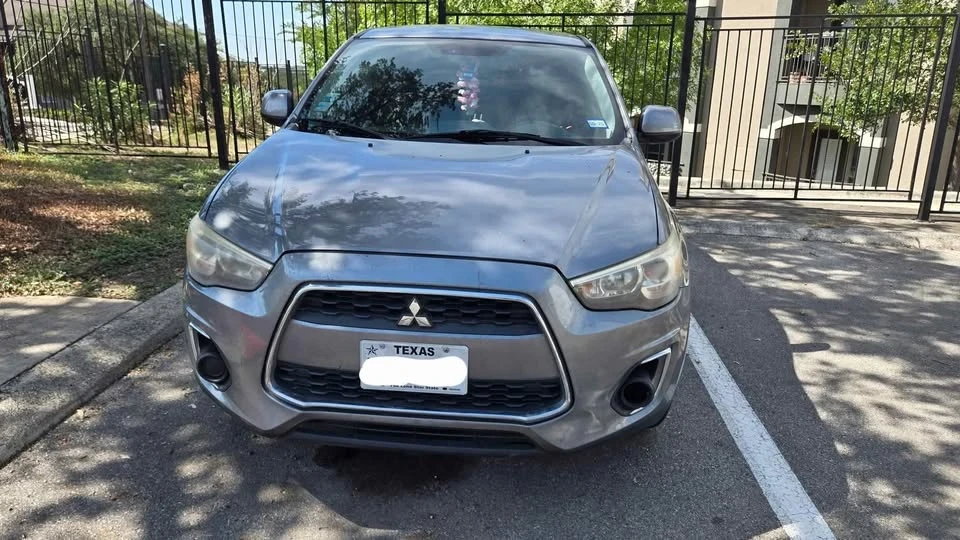 2013 Mitsubishi Outlander - Image 3 of 10