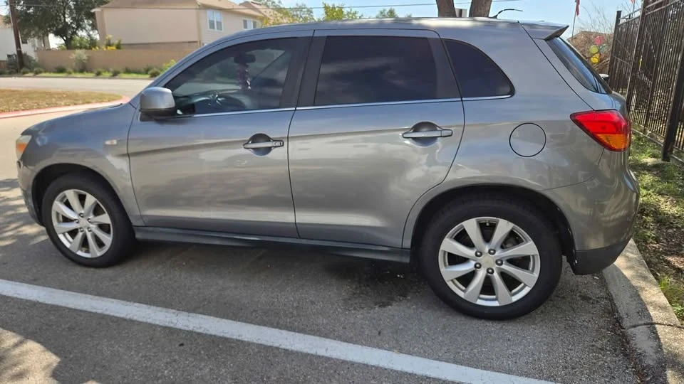 2013 Mitsubishi Outlander - Image 4 of 10