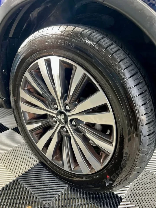 2020 Mitsubishi Outlander - Image 10 of 10