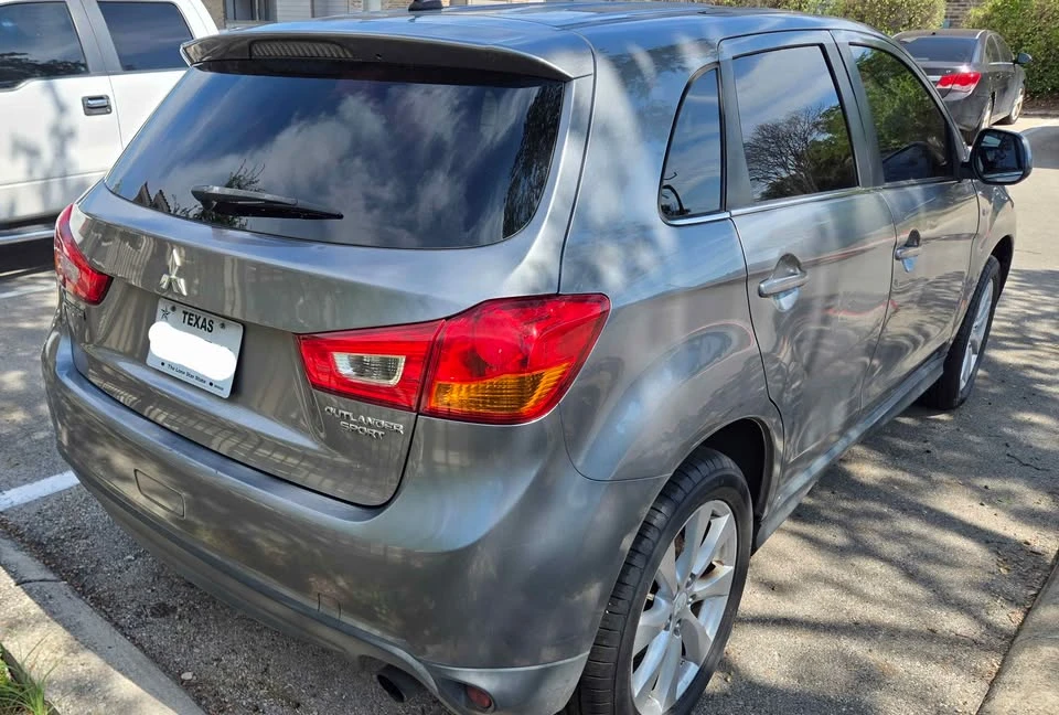 2013 Mitsubishi Outlander - Image 4 of 10
