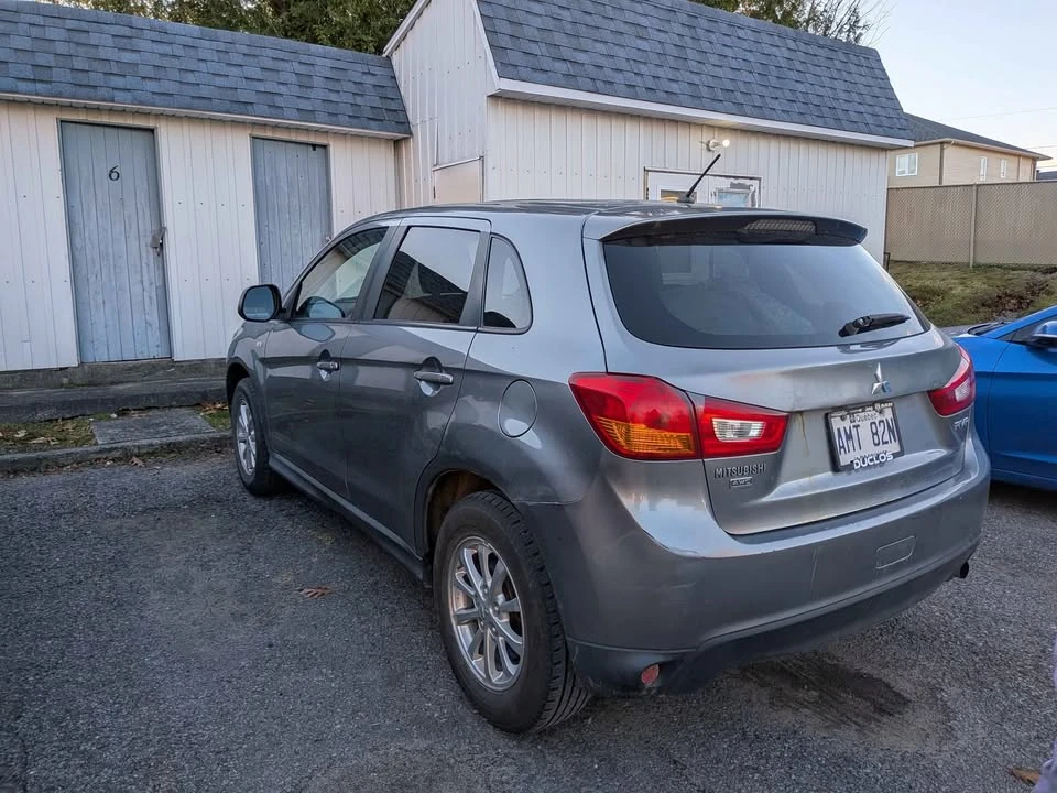2013 Mitsubishi RVR - Image 3 of 3