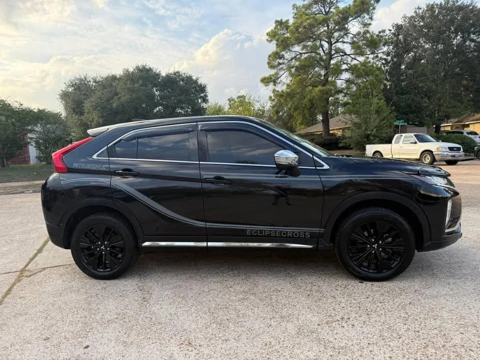 2019 Mitsubishi Eclipse Cross - Image 2 of 4