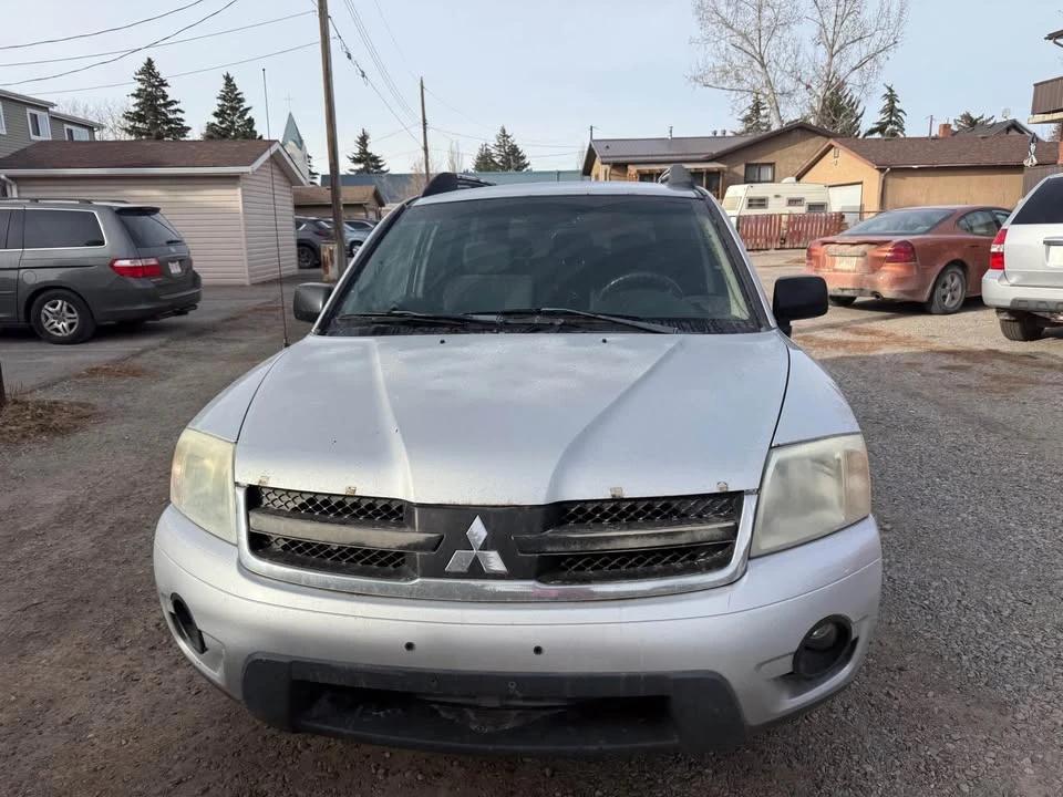 Mitsubishi Endeavor - Image 2 of 6