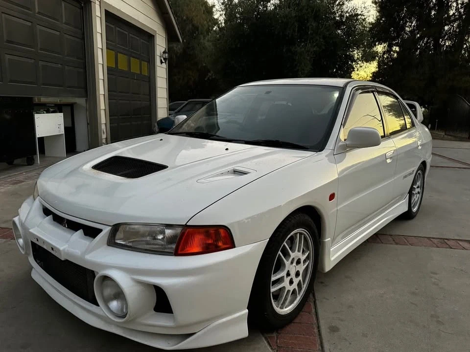 1996 Mitsubishi Lancer Evolution IV 6th Gen - Image 2 of 4