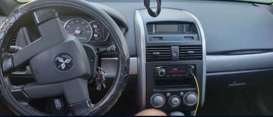 2004 Mitsubishi Galant 9th Gen - Image 5 of 9