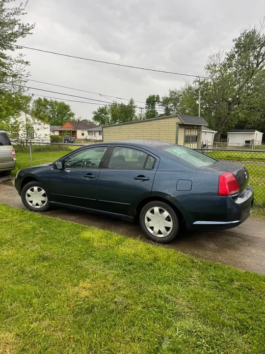 Mitsubishi Galant - Image 2 of 10