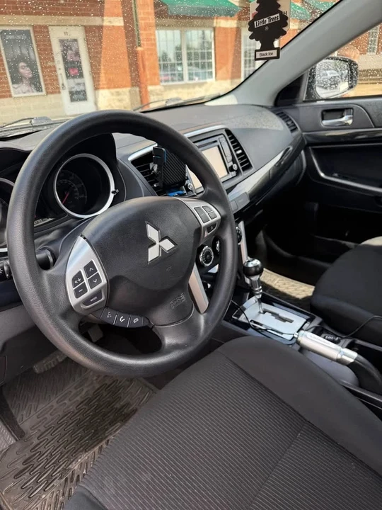 2017 Mitsubishi Lancer 10th Gen - Image 5 of 9
