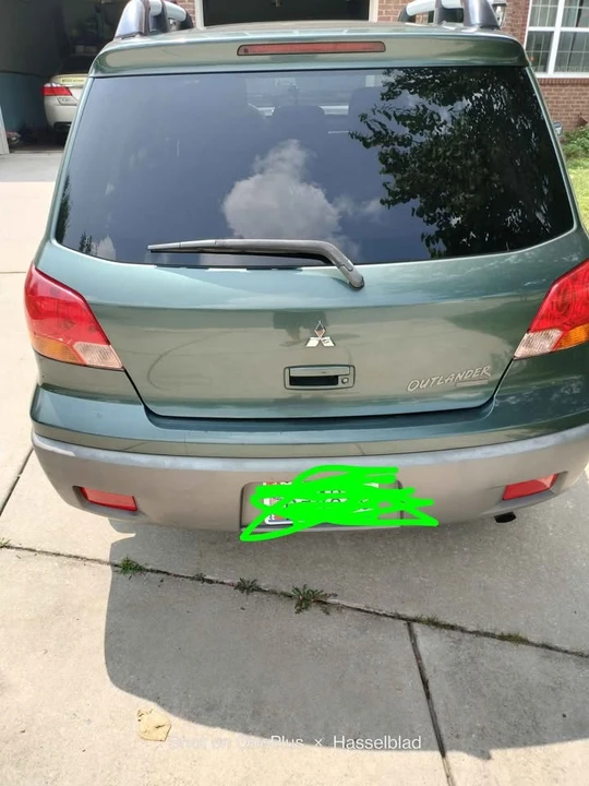 2003 Mitsubishi Outlander - Image 2 of 9