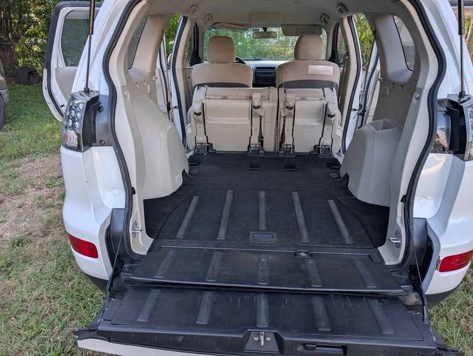 2007 Mitsubishi Outlander - Image 4 of 8
